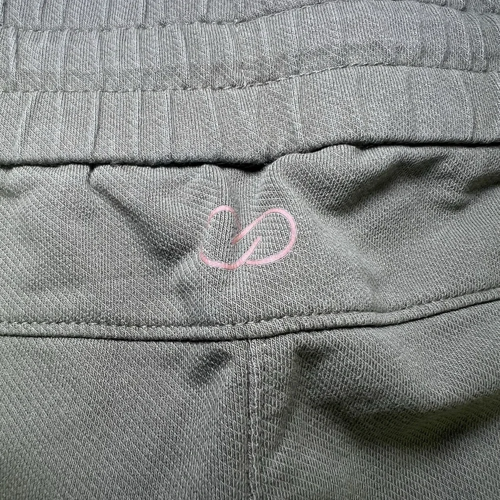 CALIA Women's Medium Green Athletic Shorts Pockets‎ Drawstring Elastic Waist